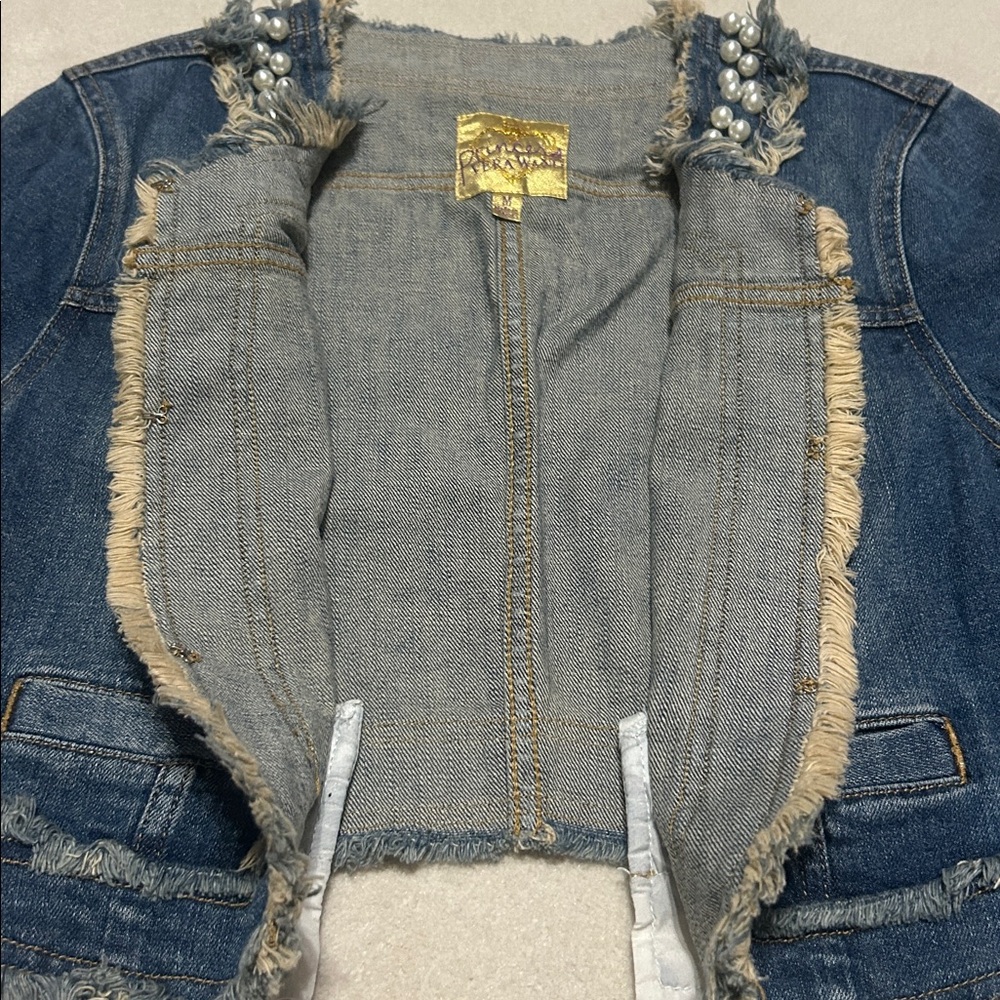 Vera Wang Princess Denim Jacket Embellished with Pearl Accents M - Picture 4 of 10